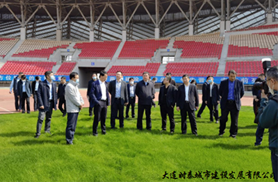 為承辦好足球相關(guān)賽事 大連普灣體育場(chǎng)、大連市青少年足球訓(xùn)練基地 積極進(jìn)行升級(jí)改造工作